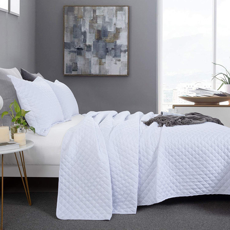 Super-soft-comfortable-four-season-cheap-cost-hotel-bed-quilt-comforter-(7)