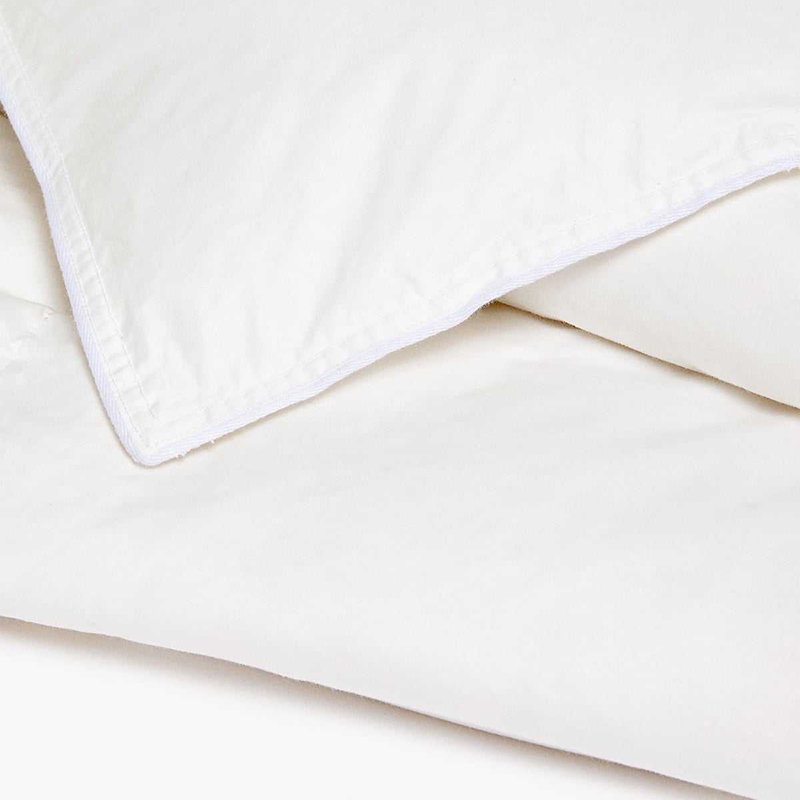 Super-soft-comfortable-four-season-cheap-cost-hotel-bed-quilt-comforter-5