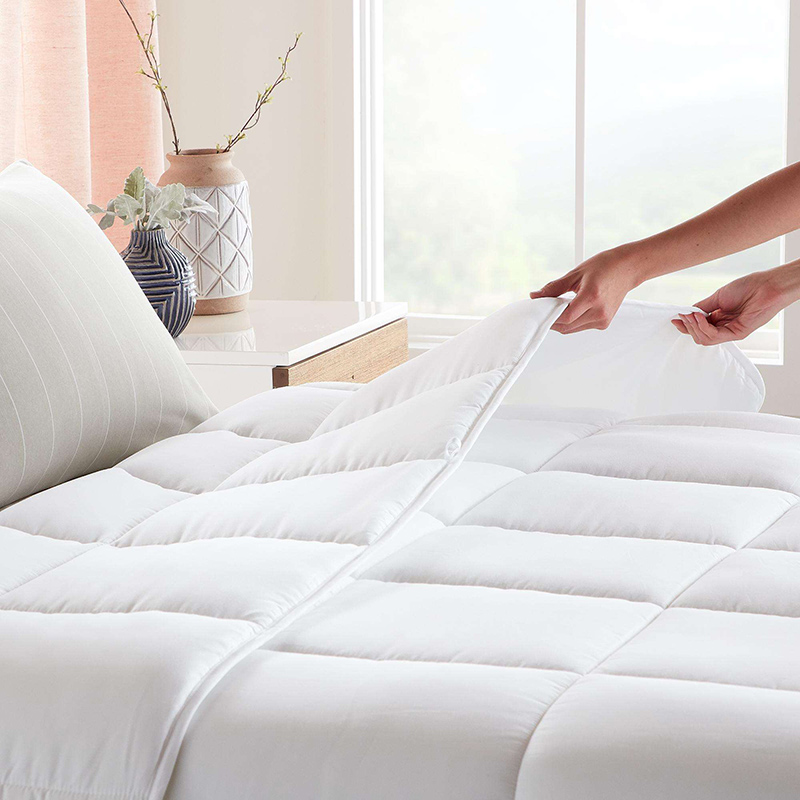 Super-soft-comfortable-four-season-cheap-cost-hotel-bed-quilt-comforter-6